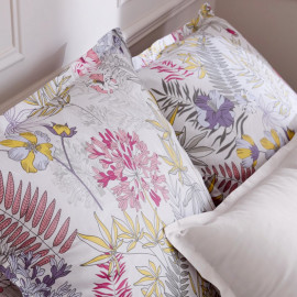 The Anaïs Perle French bedding set brings soft, warm tones to your bedroom.