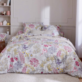 The Anaïs Perle French bedding set brings soft, warm tones to your bedroom.